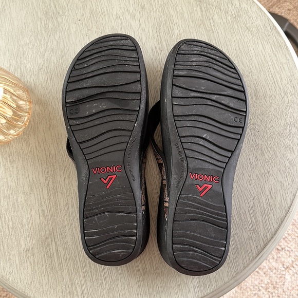 Vionic flip flops - Picture 5 of 7